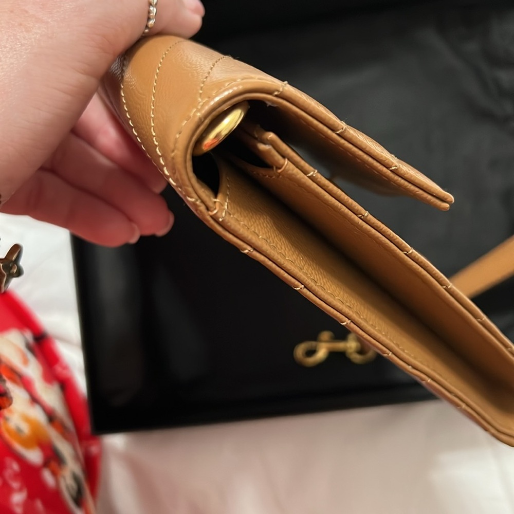 Beautiful YSl wristlet limited edition color, used twice good as new ! - Picture 4 of 11